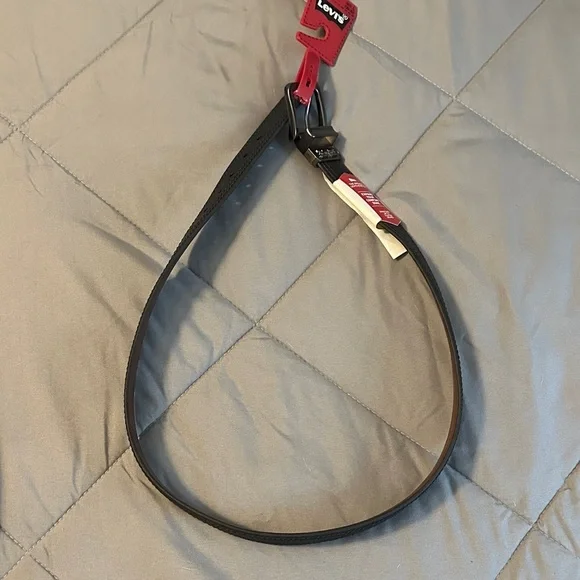 Levi's Black Belt (L) - Picture 1 of 4